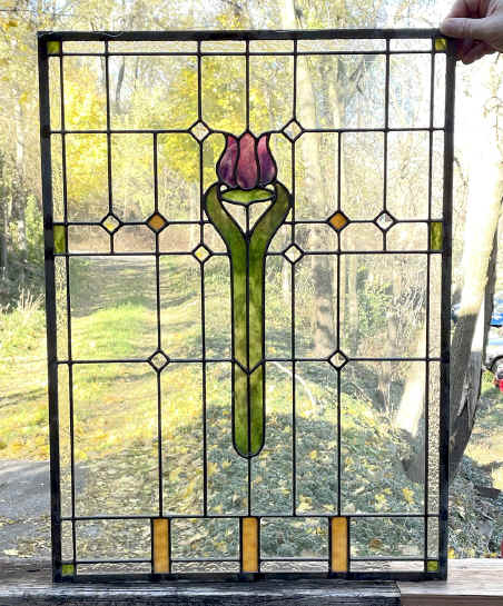antique stained glass window.jpg (517198 bytes)