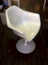 white chair.JPG (125871 bytes)