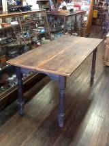 wood table.JPG (206476 bytes)