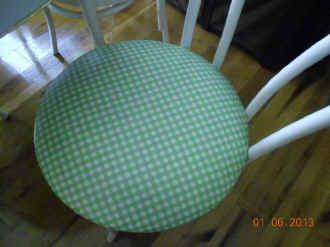 green chair.jpg (98760 bytes)